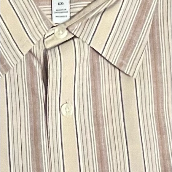 Gap stripped short sleeve button down shirt. Size XXL 
Tan, beige & black stripe - Picture 3 of 3